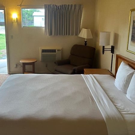 Big Bend Traveler'S Inn Great Bend Exteriér fotografie