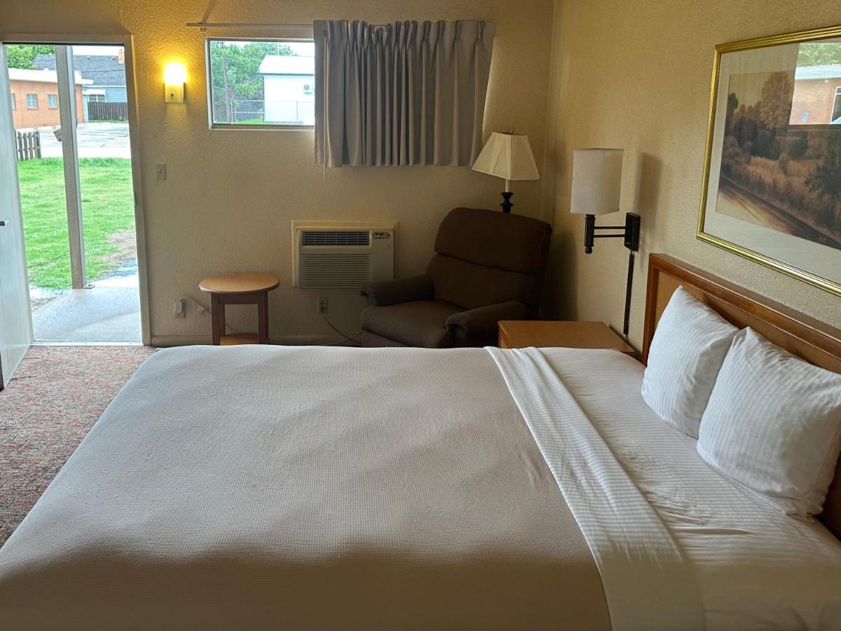 Big Bend Traveler'S Inn Great Bend Exteriér fotografie